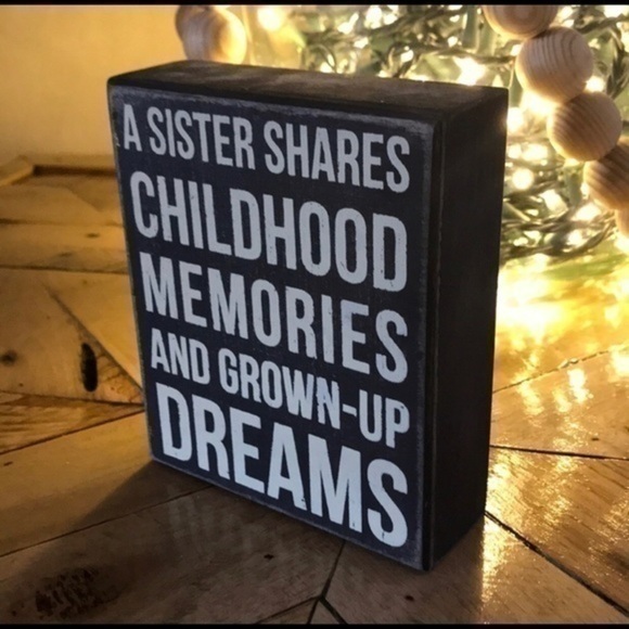 Wooden Decoration Sister Quote Sign - Picture 3 of 3